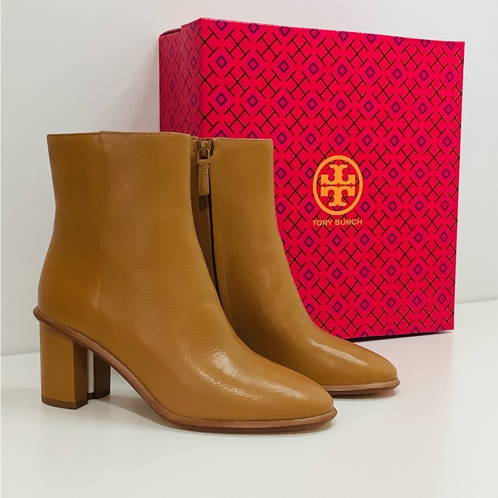 Tory Burch Leather Ankle Booties 👢